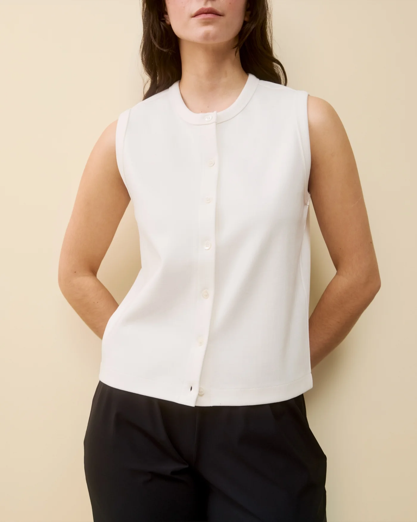 POPPY SLEEVELESS CARDIGAN | White - Image 4